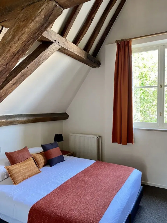 Superior Double room with canal view (full double bed)