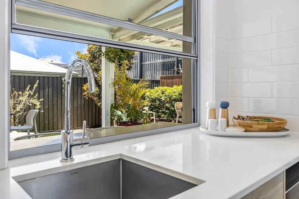 Premium 4-bed Coastal Escape With BBQ and Pool