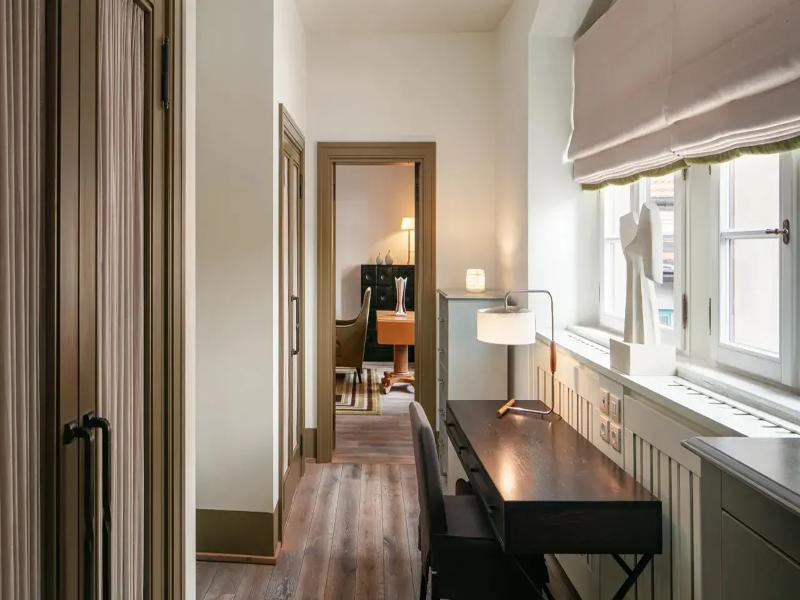 Deluxe Suite with view