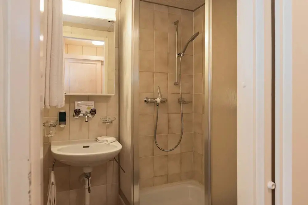 Hotel Bellevue - Traditional Swiss Hideaway - Chambres
