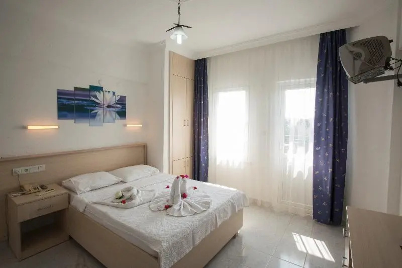 Standard Double room with balcony (full double bed)