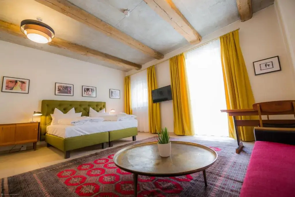 Comfort room