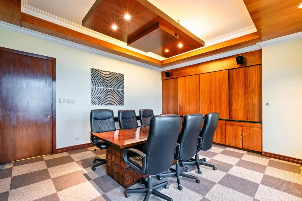 Waterfront Cebu City Hotel & Casino - фото 18