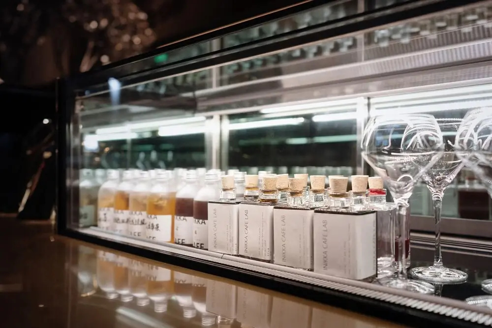Food & Beverage