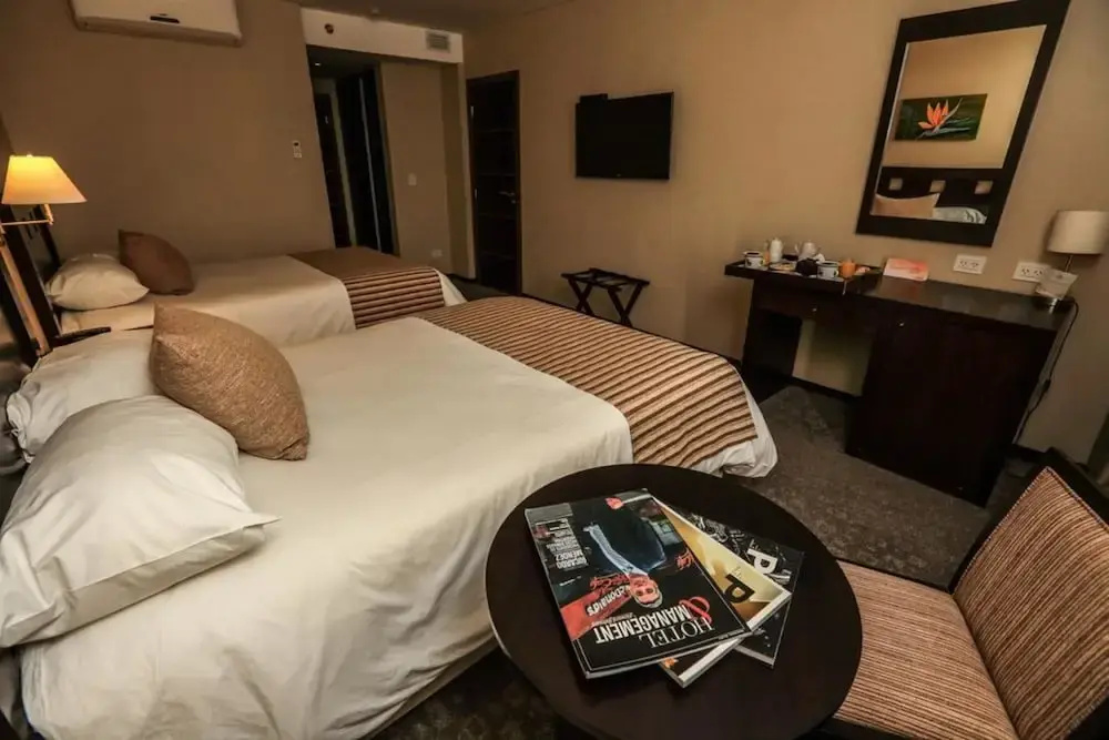Howard Johnson by Wyndham Funes - Chambres
