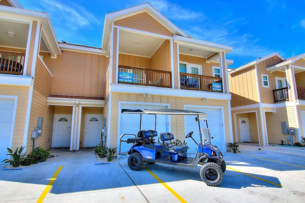 Flip Flops & Pop Tops 3 Bedrooms 3 Bathrooms Condo