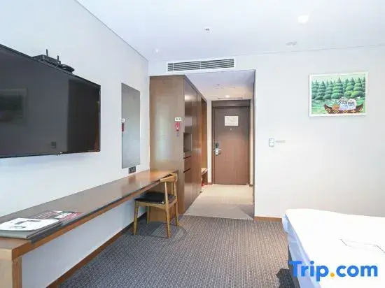 Double Junior Suite (full double bed)