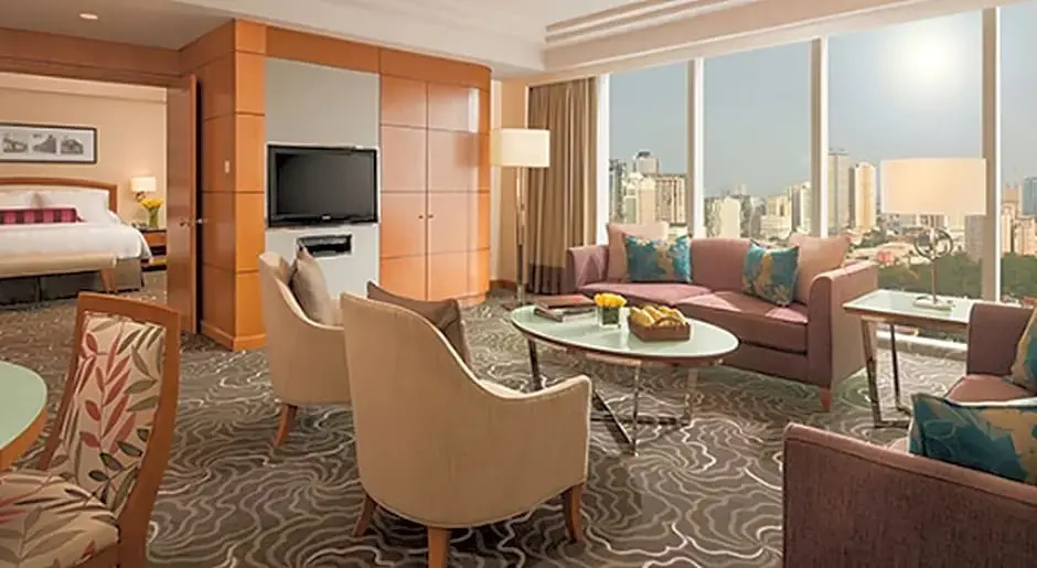 Deluxe Suite