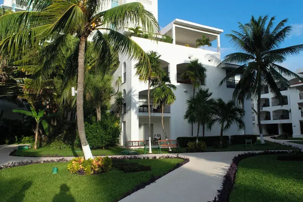 Vacation getaway with beach access