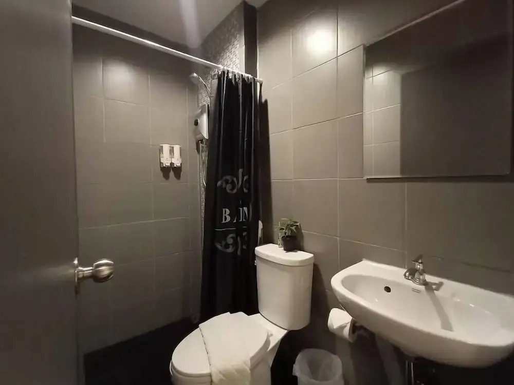 Трёхместный семейный номер Standard с видом на город в Chino Town at Yaowarat Phuket