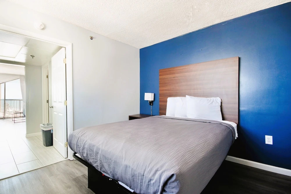 Deluxe Quadruple Suite with ocean view