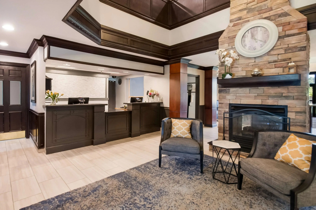 Lobby & Reception