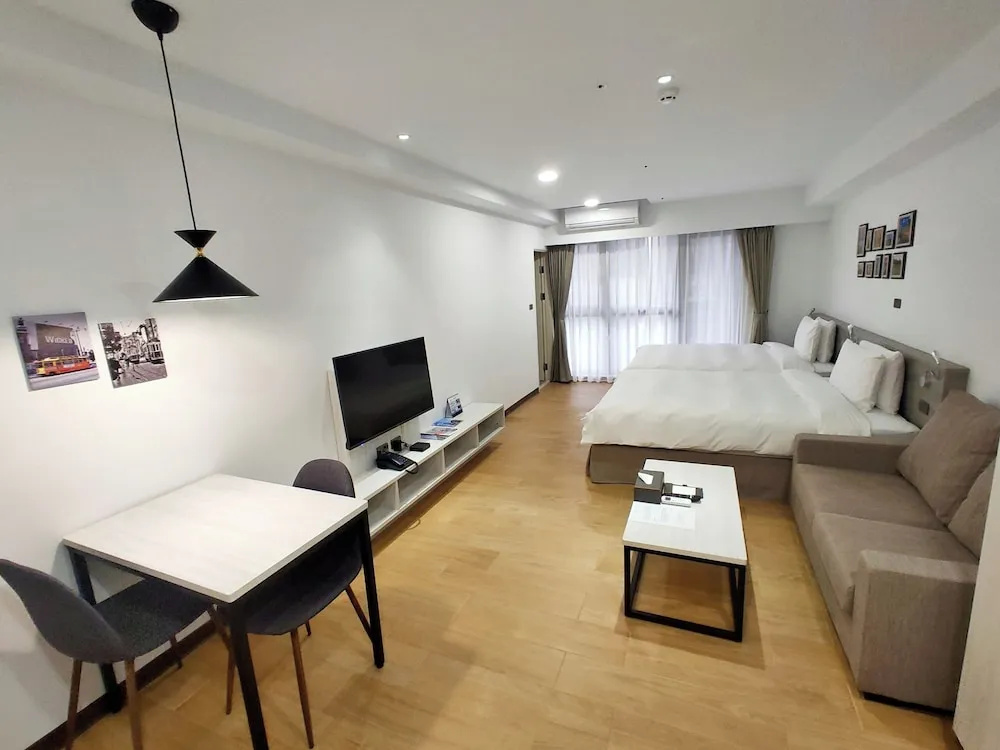 Standard Quadruple Family room