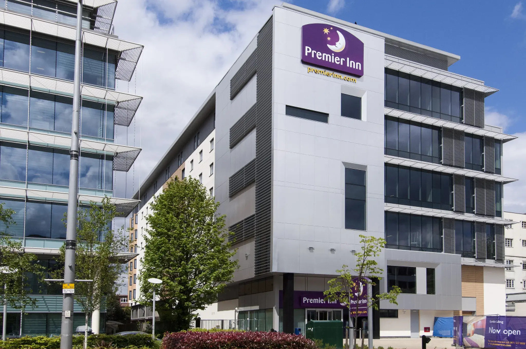 Premier Inn London Ealing — фото