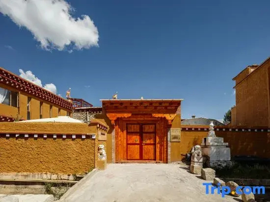 Litang Waiting for the Wind to Vacation (Letong Ancient Town Qianhu Village Store)