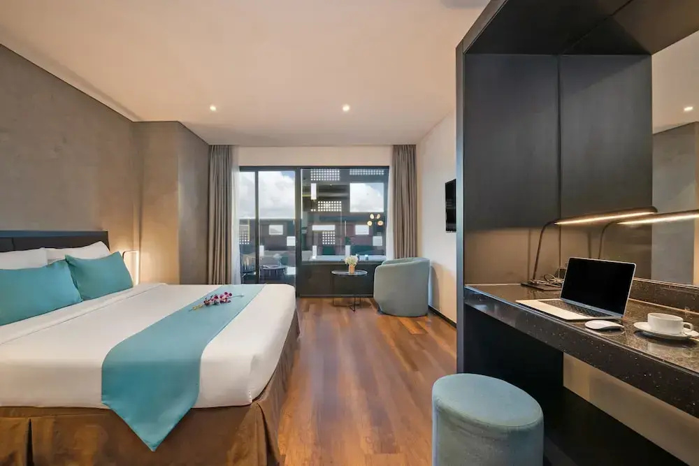 Executive Double Suite with sea view full double bed