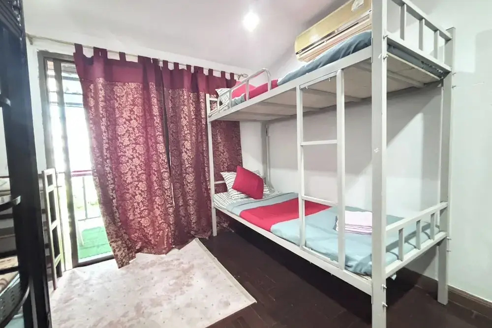 Отель Sunshiny-BB Hostel near Punnavithi BTS station в Бангкоке