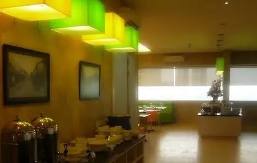 Food & Beverage