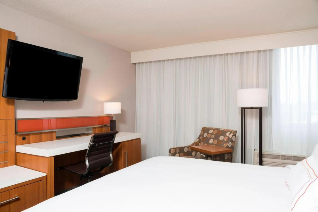 Sonesta Hotel Grand Rapids Airport - фото 23