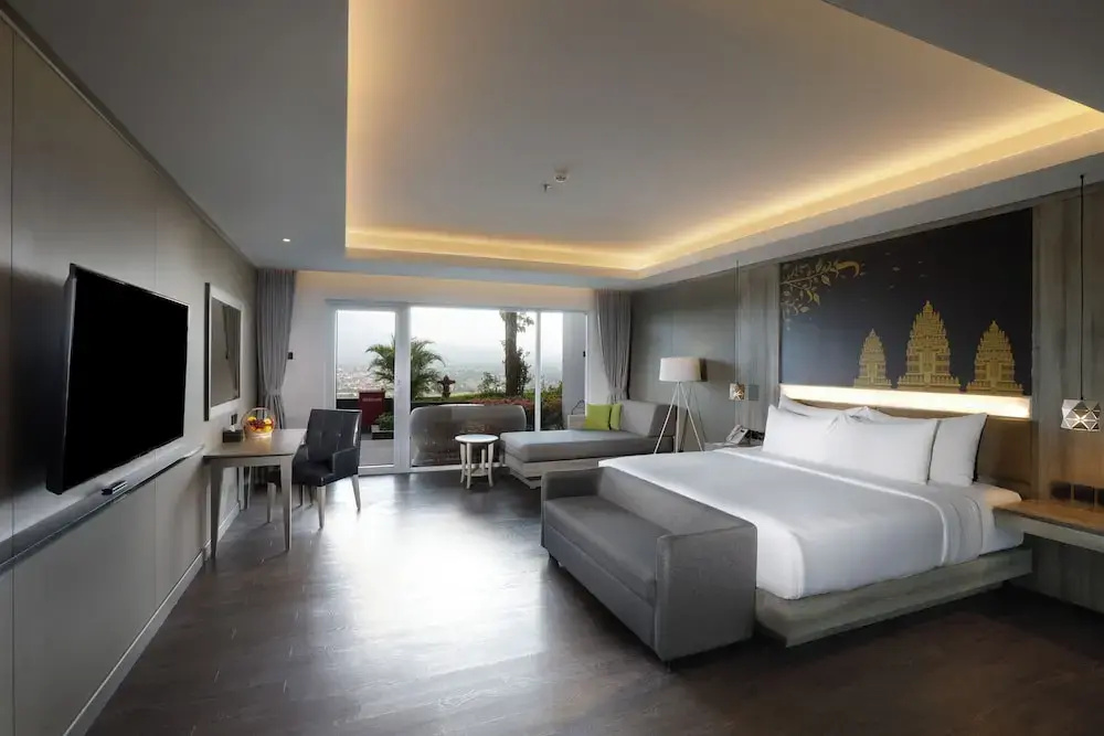 Premier Double room with balcony (full double bed)