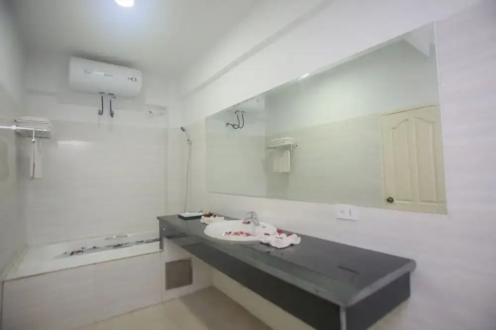 Grace Treasure Hotel - Chambres