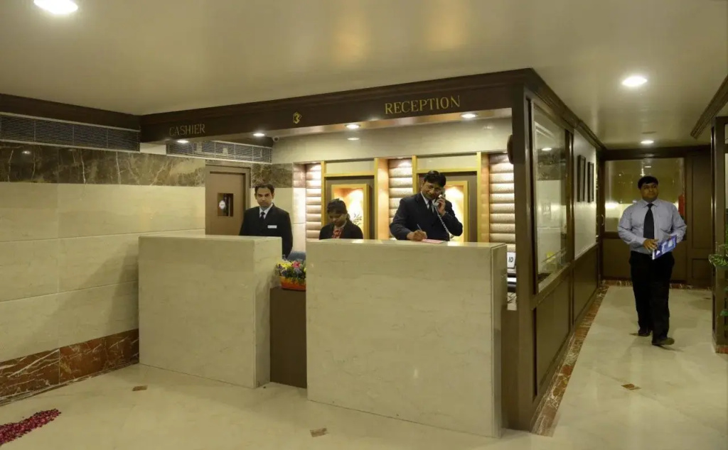 Lobby & Reception