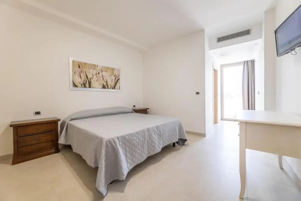 Roomsalentopalace — 3