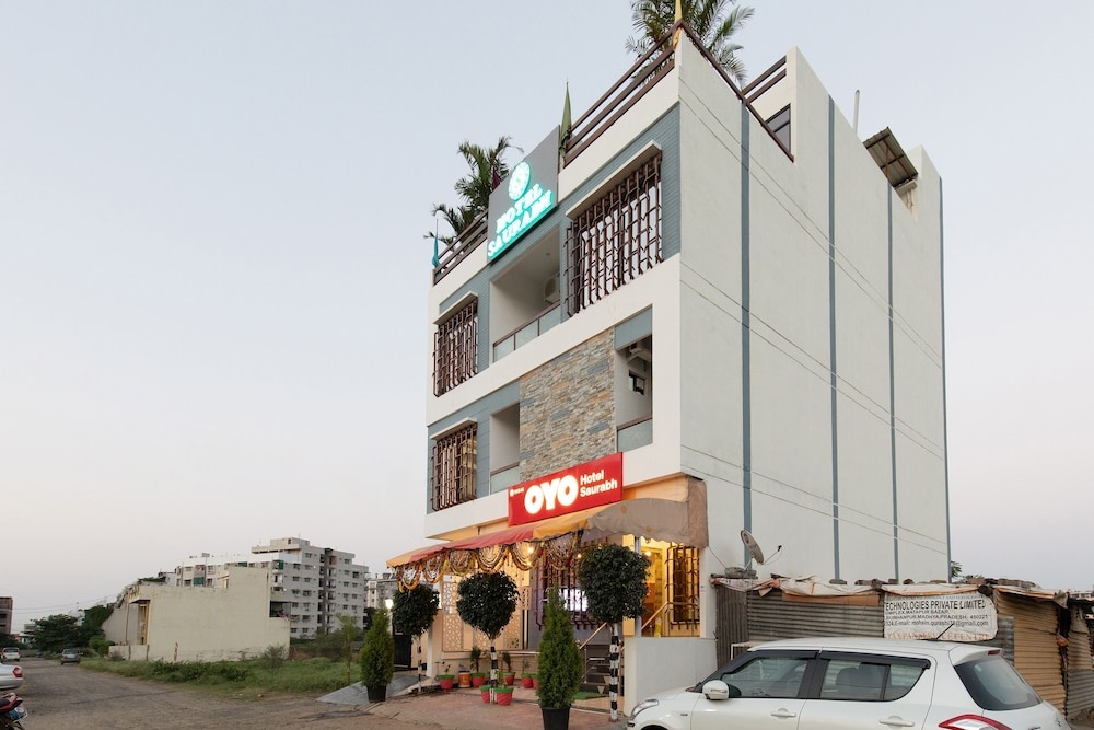 Oyo 16546 Hotel Saurabh