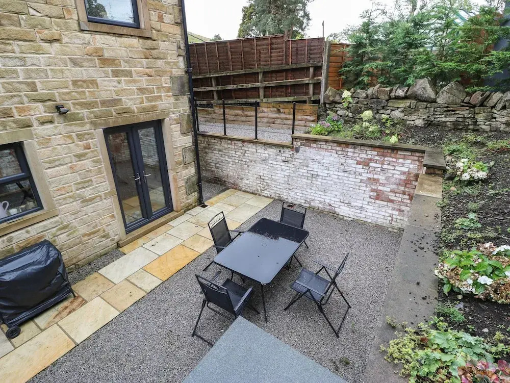 1 Stansfield Mews