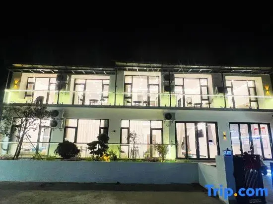 Dali Qianning Seaview Homestay
