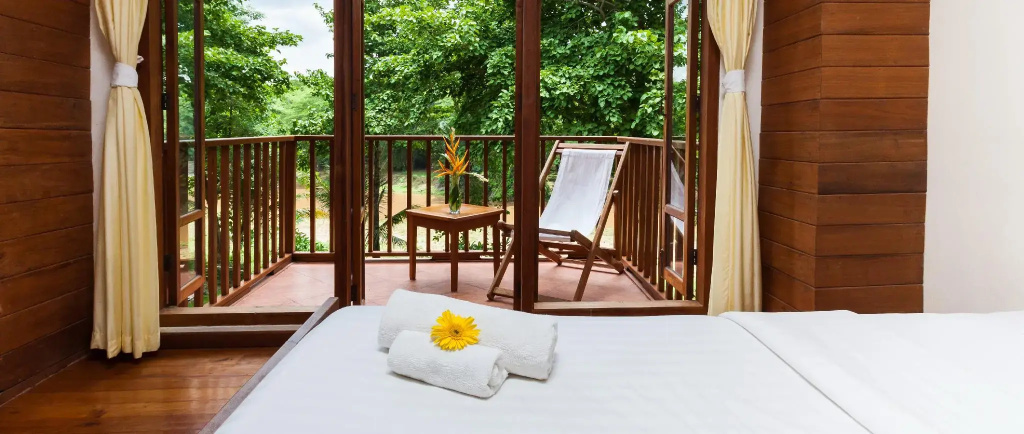 Standard Double room with river view (full double bed)