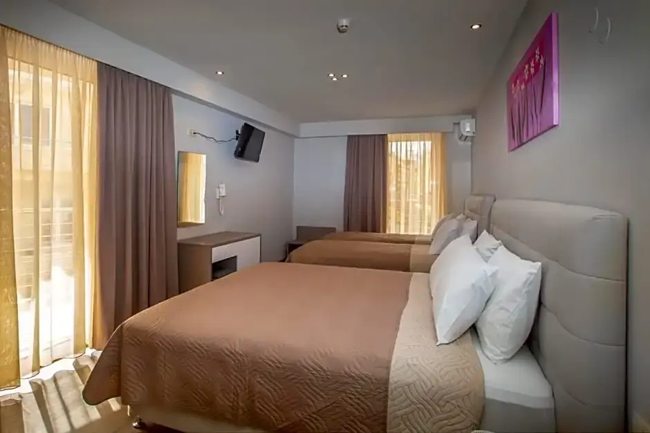 Deluxe Quadruple room