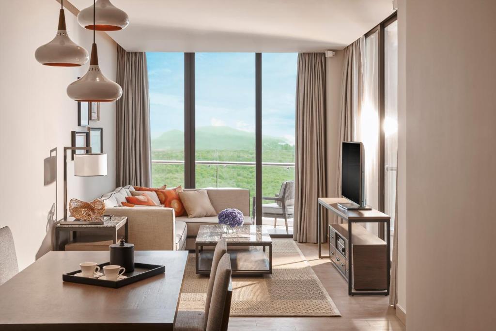 Intercontinental Phu Quoc Long Beach Resort