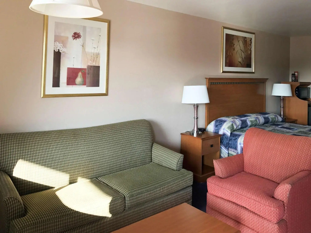 Double Suite (full double bed)