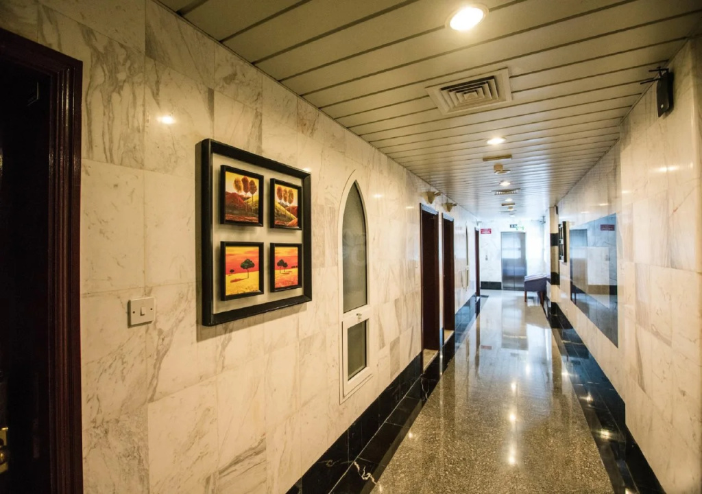 Lobby & Reception
