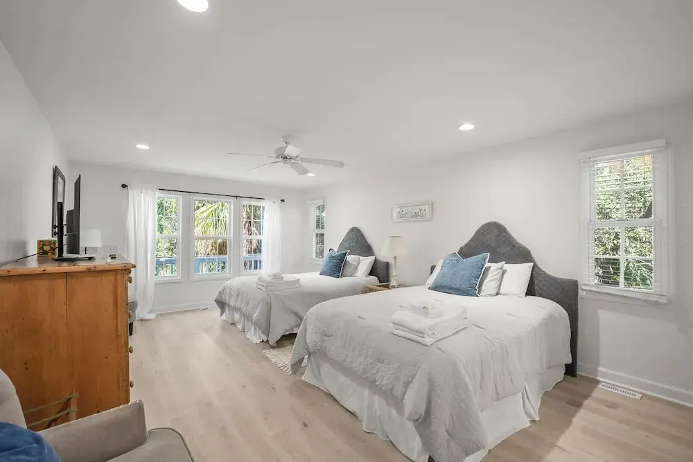 723 Seahorse Road - Newly Renovated, 5-bedroom Oceanside Home