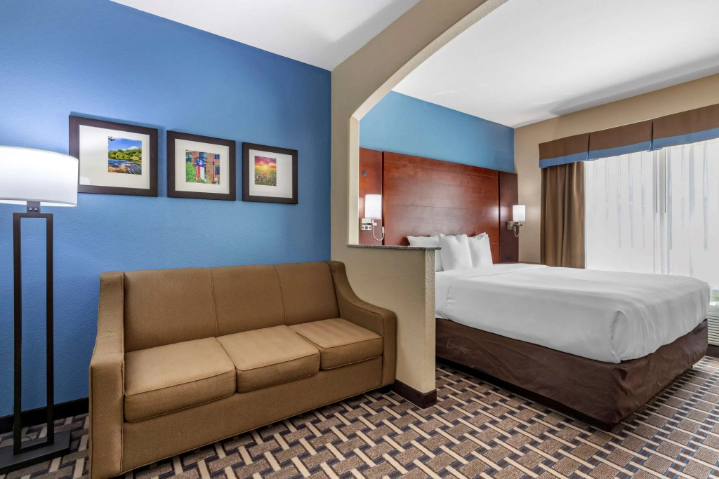 Double Suite (full double bed)