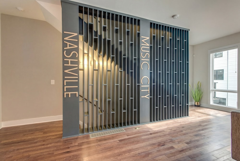 Downtown Luxury - 10 Beds Free Parking