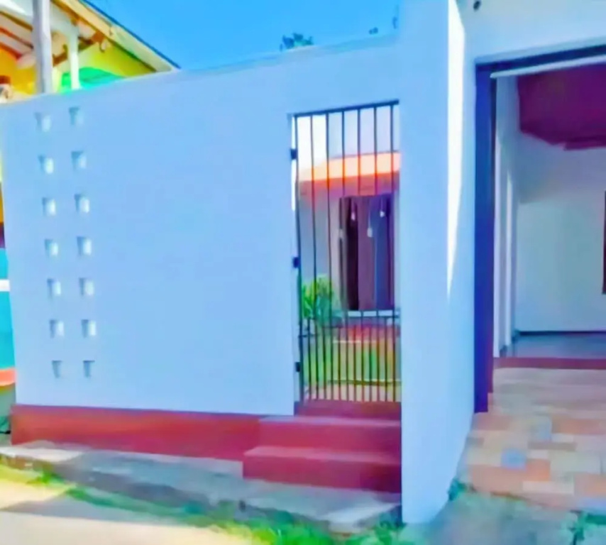 Roamer's ark villa