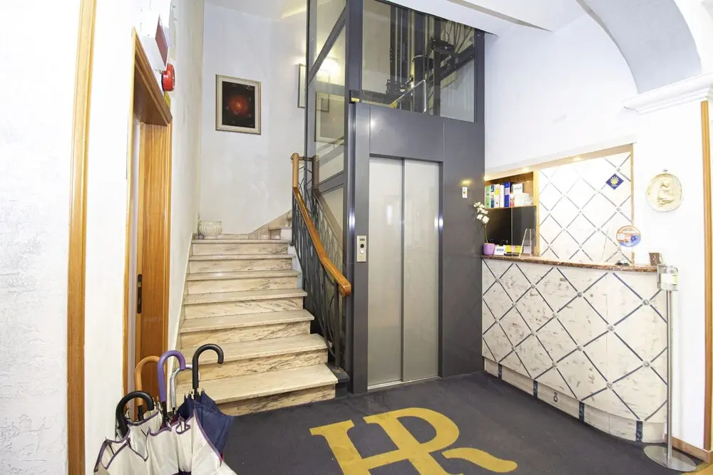 Lobby & Reception