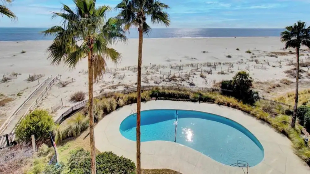 415 Seascape by Avantstay Beachfront Condo w/ Communal Pool Access