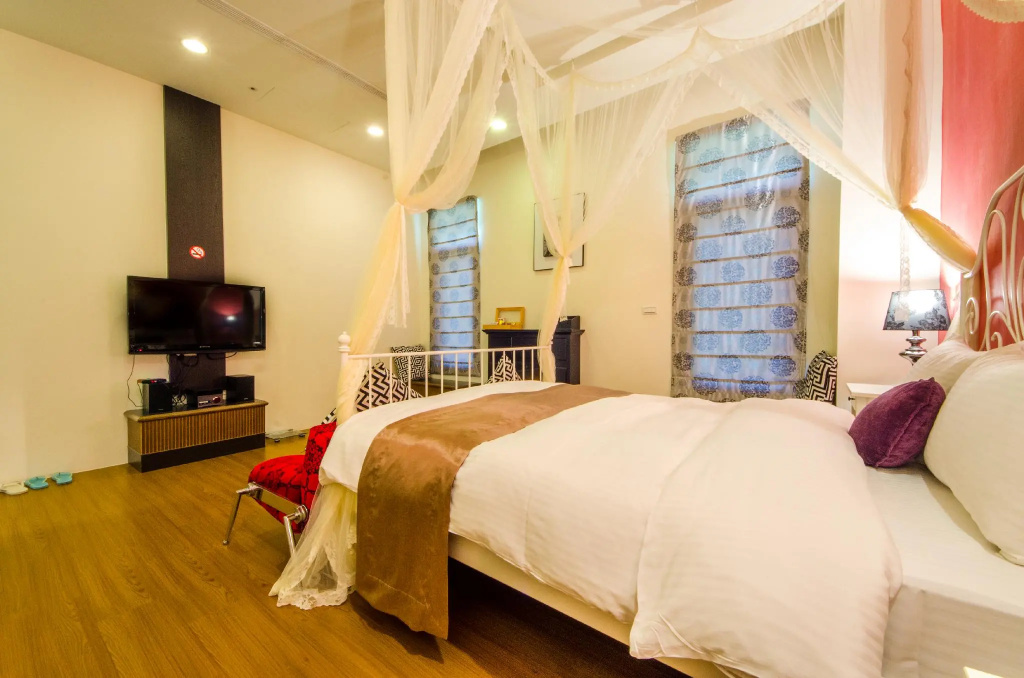Standard Double room (full double bed)