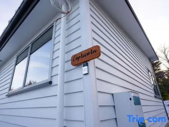Capricorn - 2BR Easy Drive to Dark Sky Dining