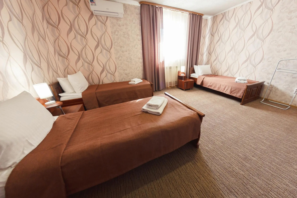 Standard Triple room