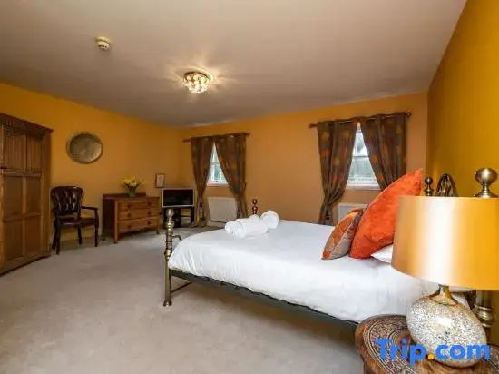 Deluxe Double room with garden view (full double bed)