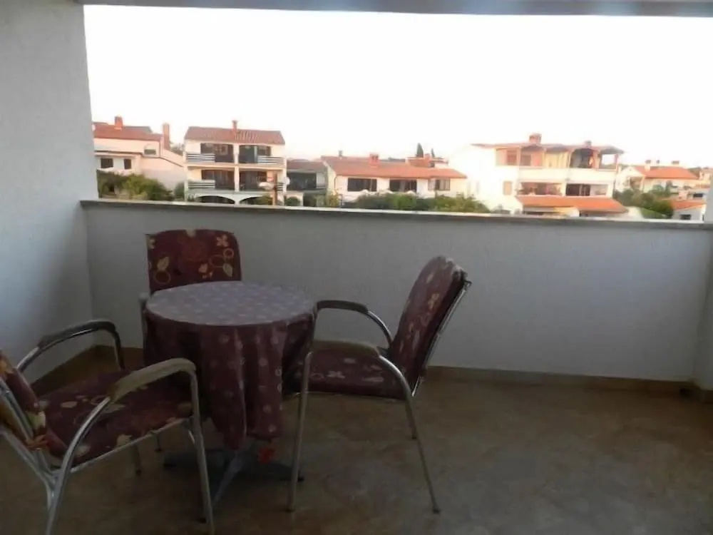 Apartments and Rooms Ana
