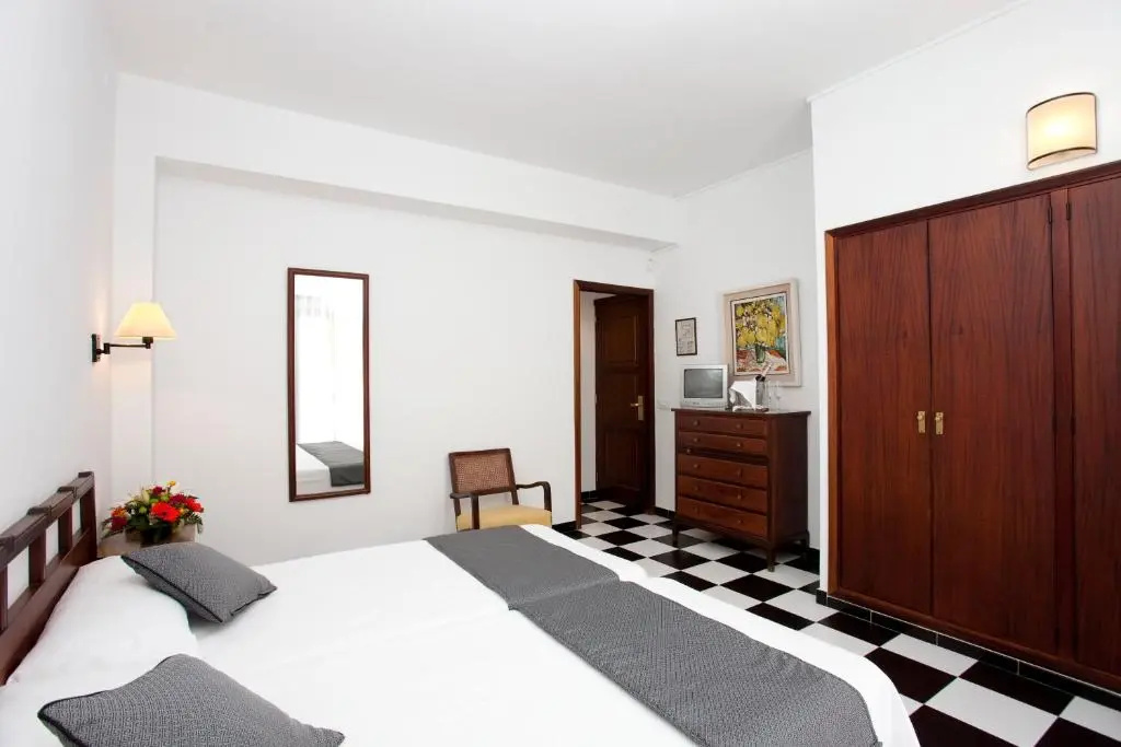 Hotel Sis Pins - Chambres