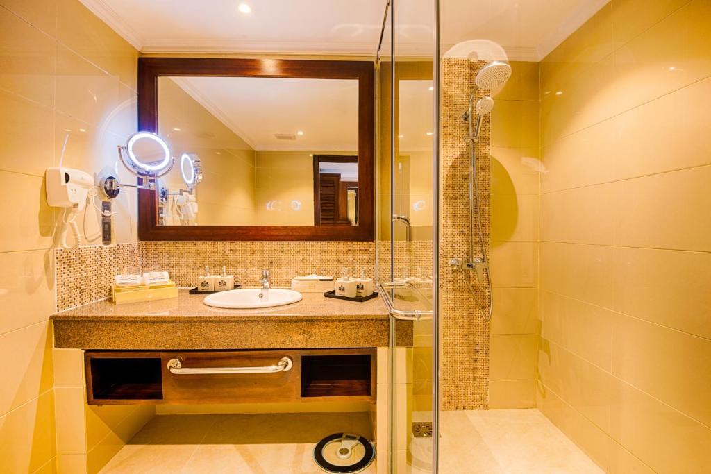 The Golden Crown Hotel
