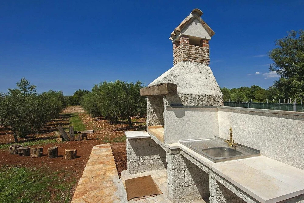 Villa Nira