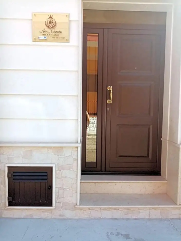 Anna's House